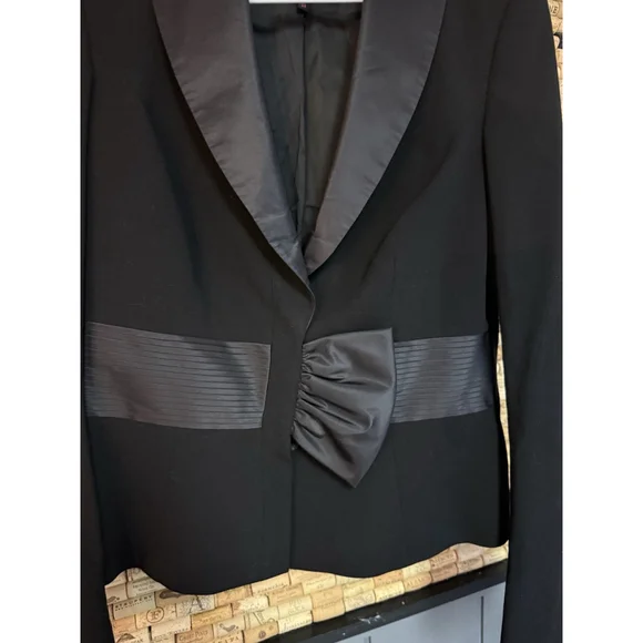 Escada Women’s Wool Blend Formal Blazer With Silk Trim Black Size 40 (US 6) - Picture 3 of 8